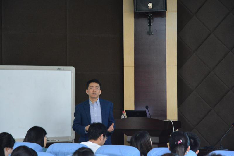 美高梅app
举办首期“泰山金融学术训练营”.png