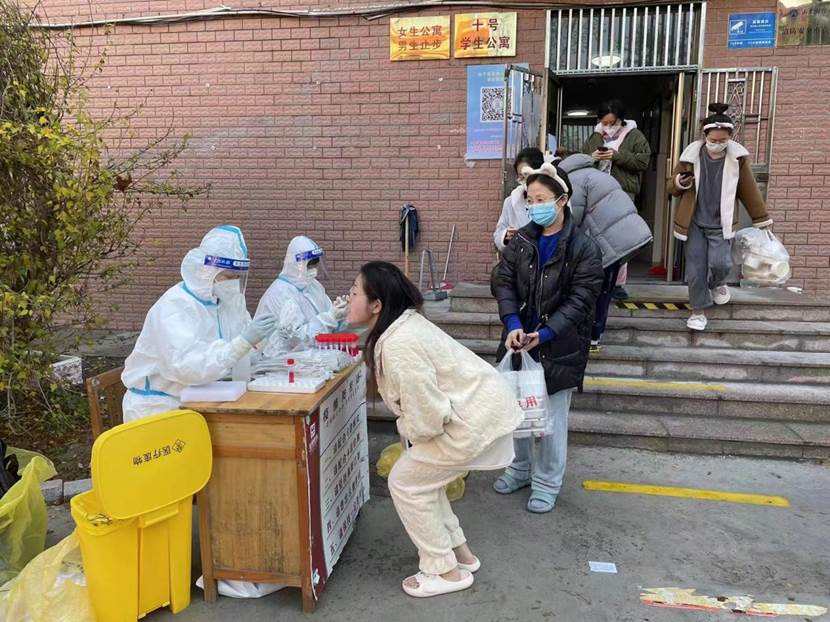 美高梅app
教职工爱心志愿者奋战在防疫前沿2